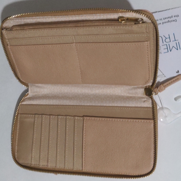 Time and Tru Women's Pink & Brown Wallet. NWT - Picture 2 of 7